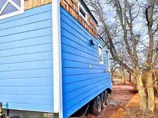 Pet-Friendly Lakefront Tiny Home with Fishing & Kayaking Near Eastland, Texas - 2
