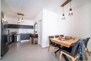 Achziv Beach Haven 3BR Apartment by Sea N Rent - 1