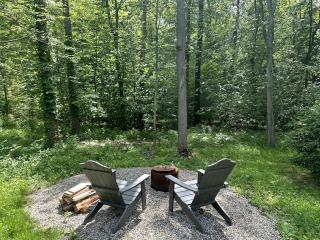 Luxurious Rustic Cabin with Fire Pit and Forest Views for an Amazing Couples Getaway near Madison, Ohio - 2