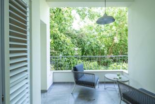 Eclectic Dreams Rabin Square Apt - 9