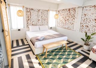 Luna & Loft - Urban Stay Old Town Bangkok - 2