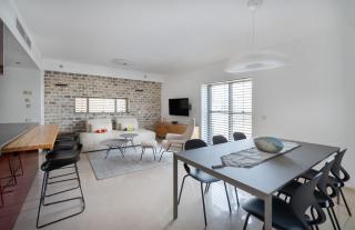 Relaxing 2 BR Apt with Parking - 5