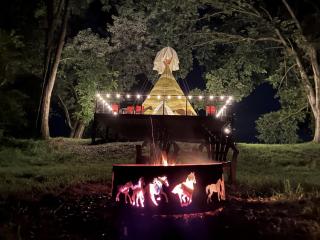 The Mane Attraction Romantic Teepee Retreat Near the Licking River in Salt Lick, Kentucky - 6