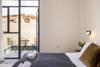 Old Charm Modern Meets in Haifa with Shelter - 8