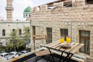 Old Charm Modern Meets in Haifa with Shelter - 4