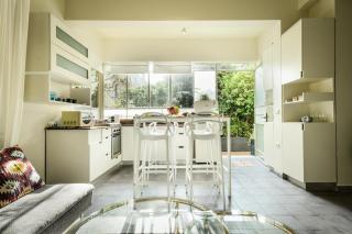 Serene Retreat with Lush Garden - 2