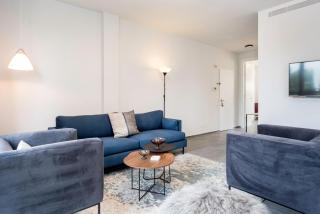 Modern 2BR Apt w Private Parking in City Center - 1