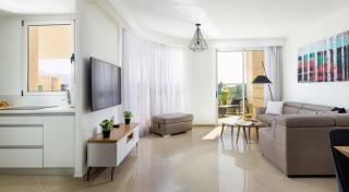 Mamad Bright Eilat escape with balcony and pool - 8