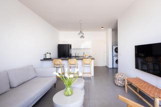 Mamad City Rail Pulse: Modern Design w Balcony - 2