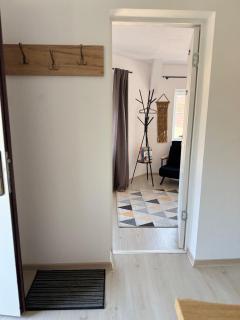 Cozy Chick Studio at Jokai Apartments - 5
