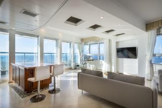 Coastal Panorama Apartment - 4
