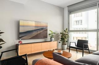 Gordon Beach Bright Spacious Stay - 3