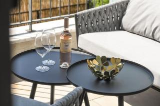Modern and Vibrant 2BR apt with Private Balcony - 3