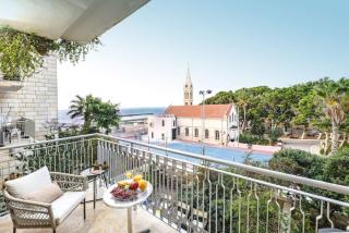 Mamad Deluxe 2BR Apt w Pool in Historical Jaffa - 9