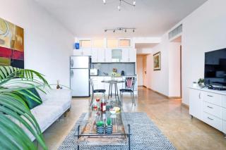 Mamad Deluxe 2BR Apt w Pool in Historical Jaffa - 7