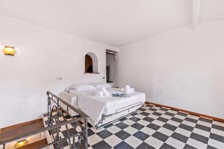 Old Town Apartments 50m Beach and Shop - 5