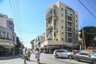 Mamad Elegant Sea-View Apt w Mamad by Sea N Rent - 1