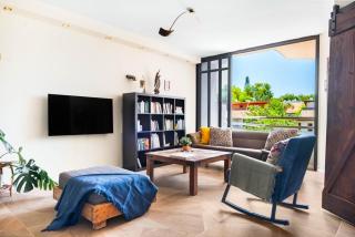 Ramat Hasharon Duplex Rooftop Oasis with Shelter - 3
