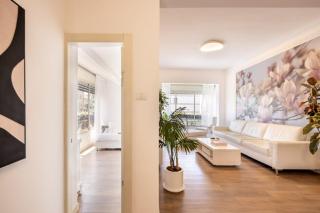The Heart of Tel Aviv Elegant Home - 1