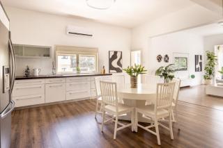 The Heart of Tel Aviv Elegant Home - 4