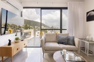 Haifa Luxury Penthouse Sea & City Views - 3