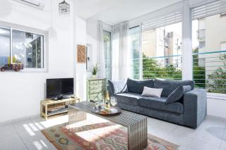 Tranquil Garden Retreat - 2