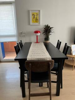 2BR 2BA Between UNSS and Sports Academy Sleeps 6 - 7