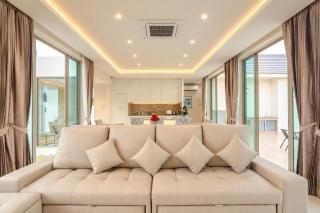 Luxurious 4-Bedroom Pool Villa with Best Mountain Views - 2