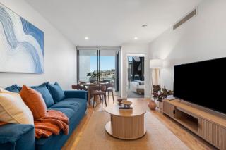 Fortitude Valley Hideaway - 2BR Apartment with Balcony & 2 Free Car Bays - 3