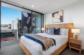 Fortitude Valley Hideaway - 2BR Apartment with Balcony & 2 Free Car Bays - 8