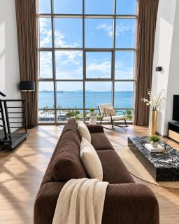 Georgetown Seaview Duplex 2BR for 6 Guests at Maritime Suites 073A - 6