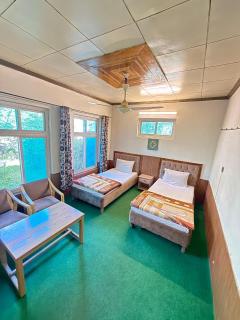 Hunzo Inn - 1
