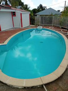 Bungalow chaleureux Sainte-Rose 60 m² piscine - 0