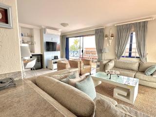 Le Paradis Beachfront Apartment - 5