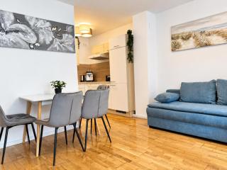 Modern 1BR & 1LR Apt, Terrace -9 Min to City Center - 1