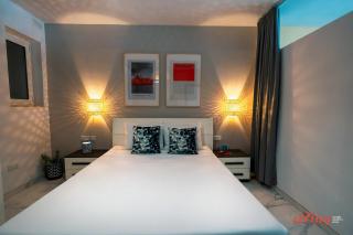 A Stylish St Paul's Holiday Home with City Views - 6