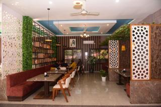 Hotel Larmika - 3