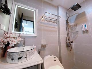 UNI Homestay - 1