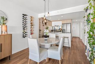 3BDR Lifestyle Stay Near Dining Shops and River - 8