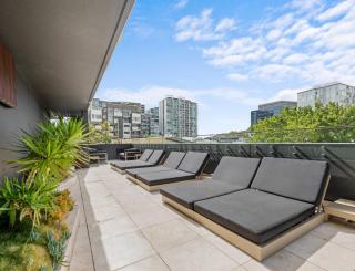 3BDR Lifestyle Stay Near Dining Shops and River - 2