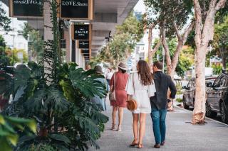 3BDR Lifestyle Stay Near Dining Shops and River - 9