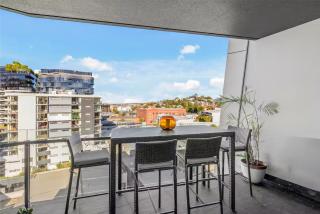 3BDR Lifestyle Stay Near Dining Shops and River - 6