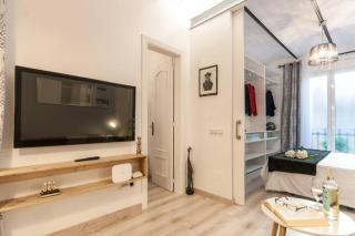 Quiet Central 2BR for 3 - 6
