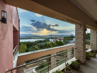 Villa Neraida - Panoramic Lake View - 1