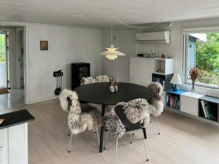 Holiday home with panoramic view of Kalo Bay - 3