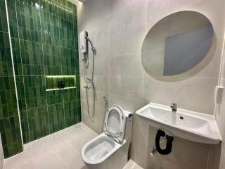 Royal Hotel - 8