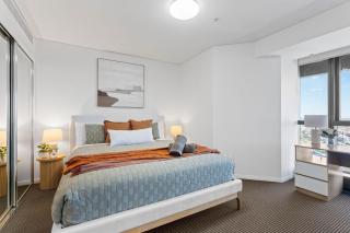 Ryeva Stays with free Parking, Pool, Sauna, Gym & River Views - Brisbane - 1