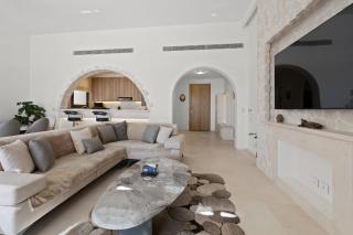 Designer Golf Villa -Pool & Serene Views - 6