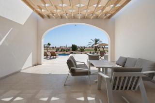 Designer Golf Villa -Pool & Serene Views - 4