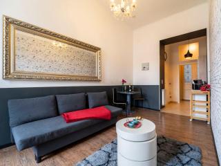 Apartment for 4 near Augarten, Donaukanal & U4 & U2 Metro - 0
